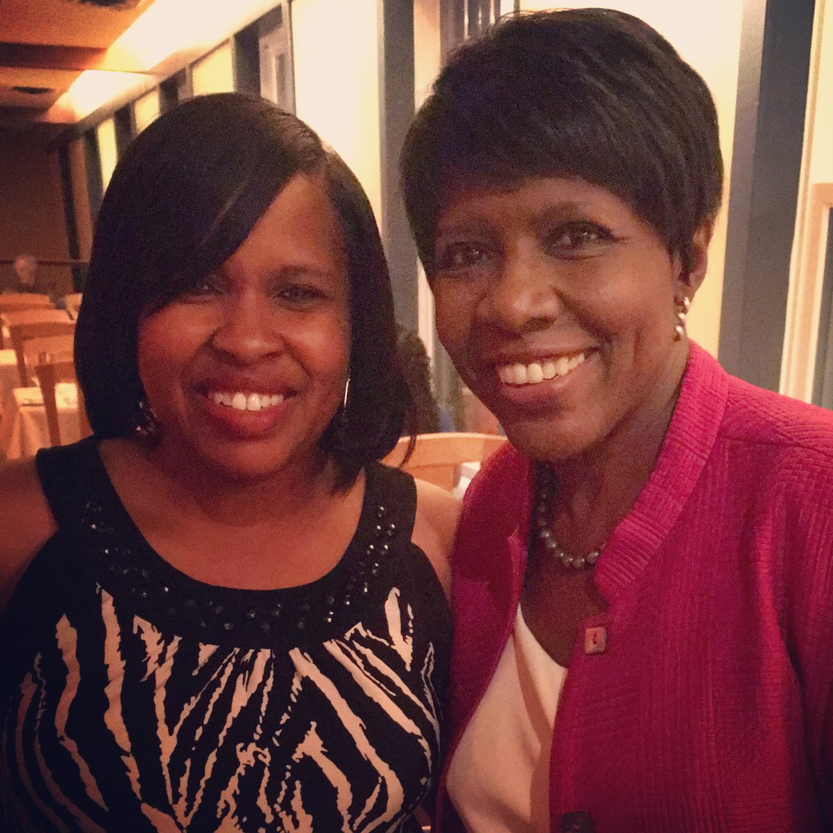 evadcoleman's tweet photo. “Oh yes, wait a minute Mr. Postman!” You can now see this #Angel’s face on a #Stamp! From place to place, the world will know & continue to remember the formidable force of #GwenIfill. #Journalist #GwenIfillForever #BlackHeritage #StampDedication #NABJ #IMessenger #TexasMetroNews https://t.co/44zRbGj5tI