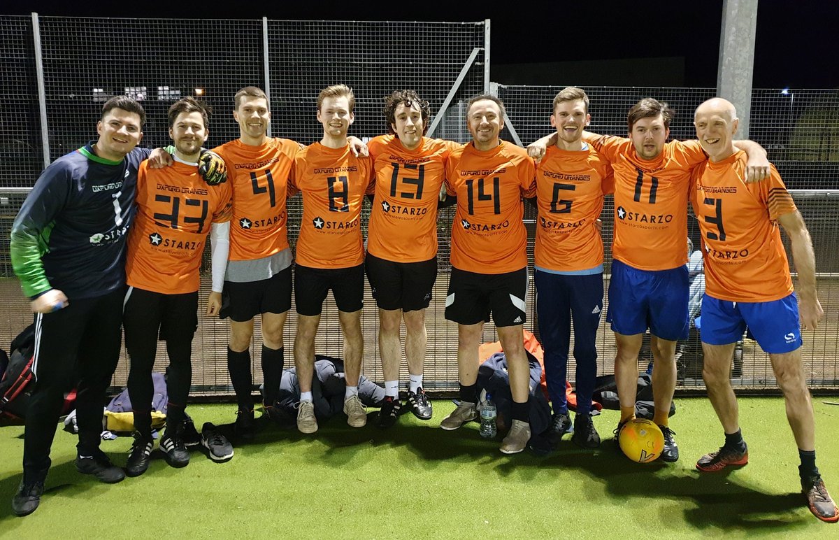 oxfordoranges's tweet photo. What a team! A 2nd outing for our new kit designed by @StarzoSports.

Tonight we were supporting the EFL's campaign #HaveYourMatesBack to raise awareness about Mental health and wellbeing by wearing our shirts back to front. 

#forzaoranges 
#vamosnaranja https://t.co/gmSGD45bN6