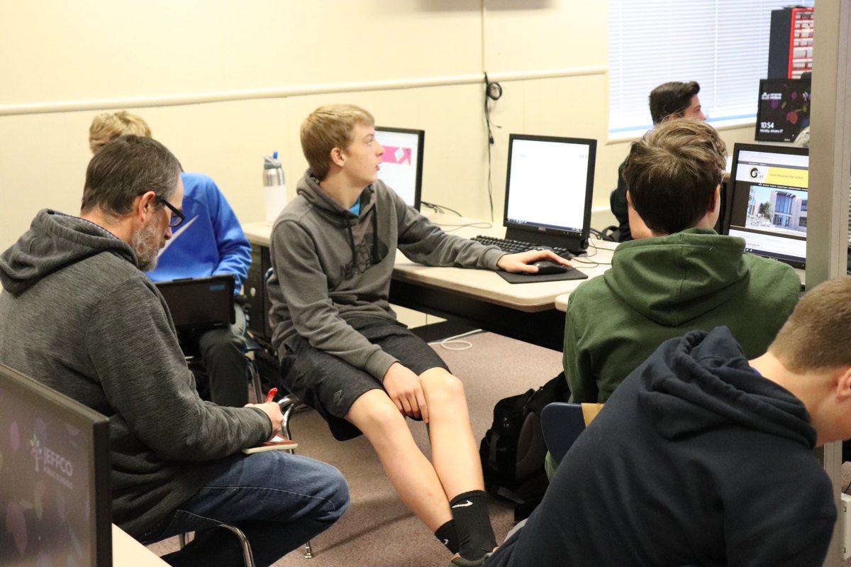 GMHSRams's tweet photo. Check out our Honors STEM students meeting with their industry mentor, explaining what their real world problem and solution is and getting feedback to make it better! #RamNation #TransformTheTask https://t.co/n0iKTd8vUw