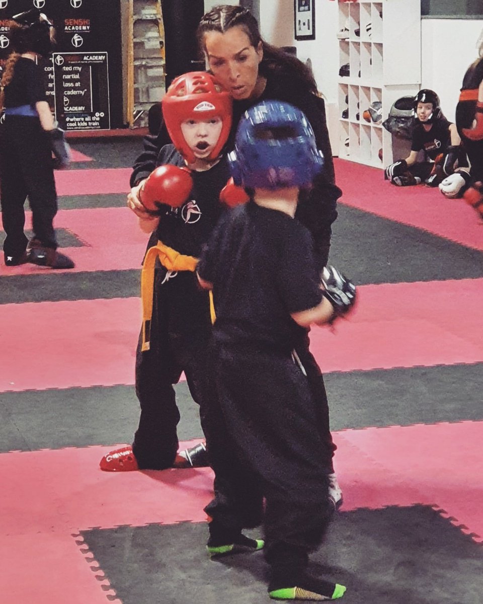 LouisaMcKenna's tweet photo. Training went well tonight. Good feedback from he coach!
#Kickboxing #PointsFighting #TopFighter #TeamGB
#GoFundMe Please support my GoFundMe campaign: https://t.co/HTAqeqybRj @gofundme https://t.co/xASXNTNPqc