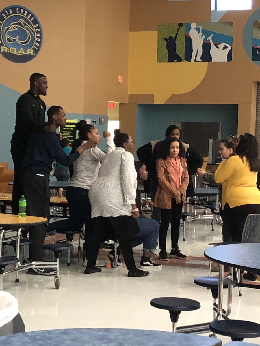 FreWCounsels's tweet photo. Cougar Kickback 2020! When teachers wind down and Taboo gets REAL! #GetintheGame ⁦@Nimitz9_AISD⁩ https://t.co/bn6cS5jTxf