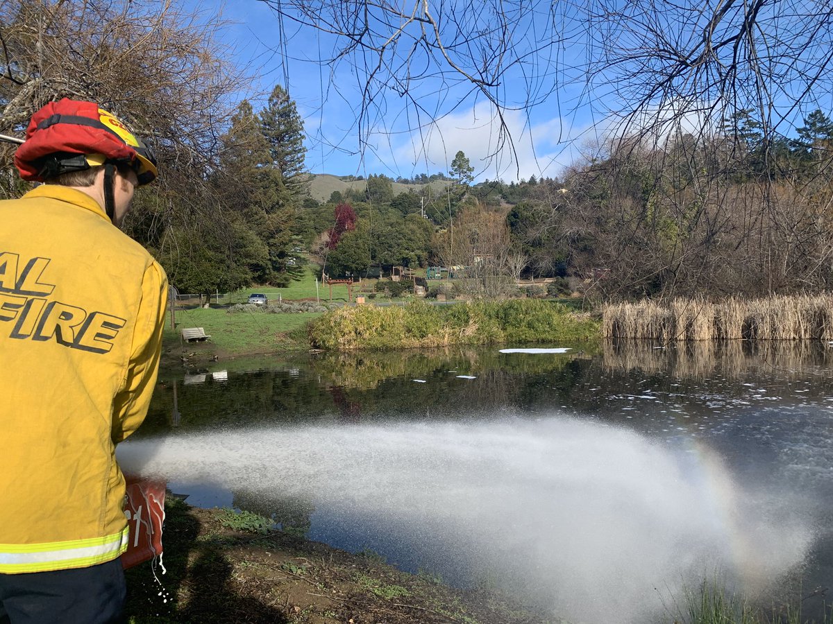 calfirel2881's tweet photo. CAL FIRE #firefighters complete over 500 hours of “on the job” training as part of the Joint Apprenticeship Committee. This apprenticeship spans over 3 years & encompasses both in class & field training above what cadets learn in the academy.
#AllRisk #calfirel2881 #CalJAC https://t.co/Hjtk2ytNXp