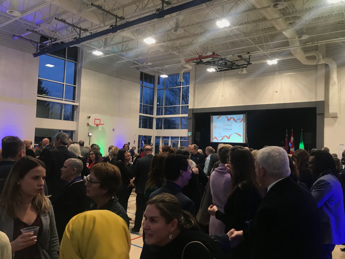 MonCepeo's tweet photo. Quel bonheur de voir la Maison de la francophonie se remplir pour son inauguration! Merci à tous ceux qui sont présents pour souligner cette journée mémorable avec nous! #cmfo #cepeo #ONfr @cmfoottawa https://t.co/uHvlNsMOmS