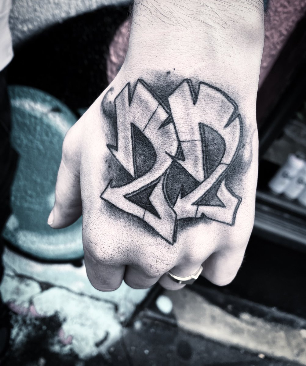 sane2's tweet photo. Merci Christopher de m’avoir confié la réalisation de ce projet plein de sens pour toi..! 🙏🌟 #sanetwo #sane2 #caen #graffiti #graffitiart #calvados #normandie #tattoos #tattoo #tatouage #tatouages #tattoocaen https://t.co/6bYjmnMHMb
