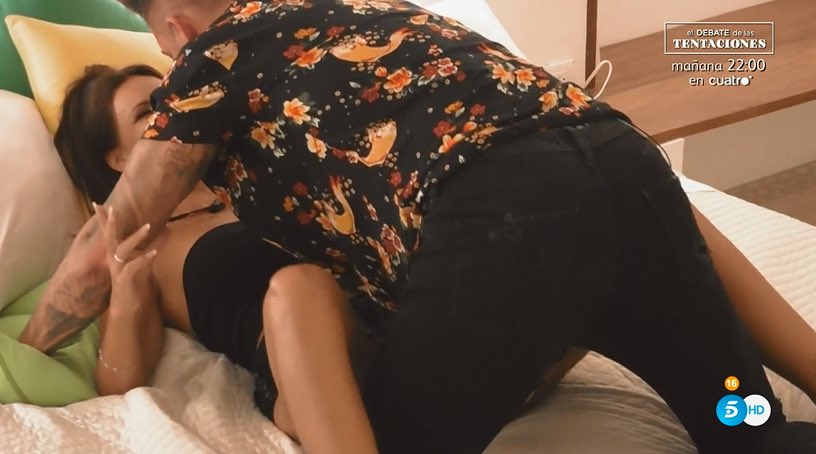 plabete's tweet photo. -Fani: Después de la hoguera estuve un poco mal... pero hablé con Ruben y me ayudó a llevar mejor la situación

LA AYUDA #LaIslaDeLasTentaciones7 https://t.co/KxJj0rxZ3N