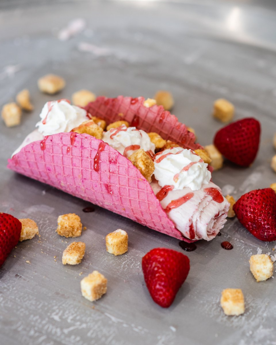ColdRolledCream's tweet photo. Our favorite romance movie: When Taco Met Ice Cream. Gets us every time. 😢 #forkyeah #buzzfeast #spoonfeed #yelpoc #dessertbae #eater https://t.co/JL1ep2I3Lu
