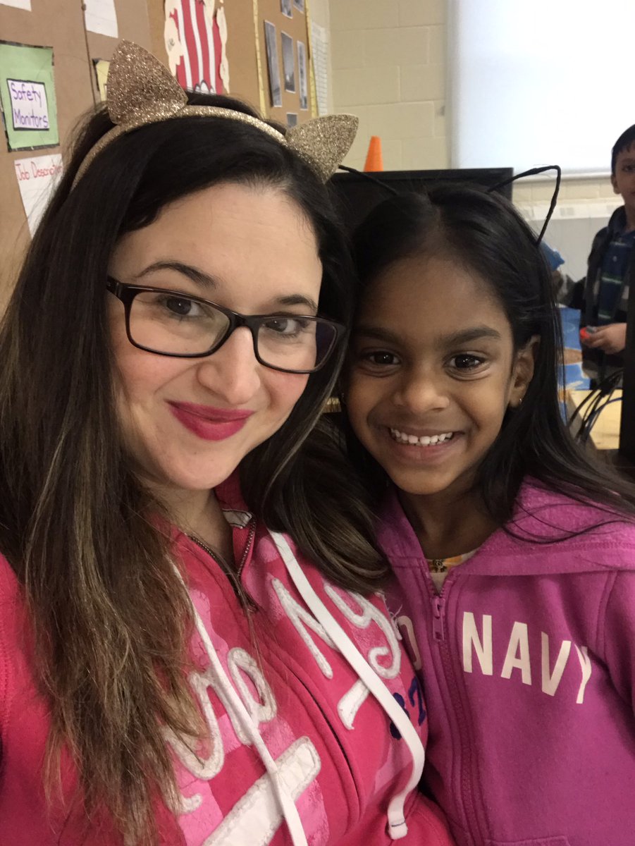 KindieWorld's tweet photo. Twin day! @RidgewoodROARZ https://t.co/aedYPKK0zM