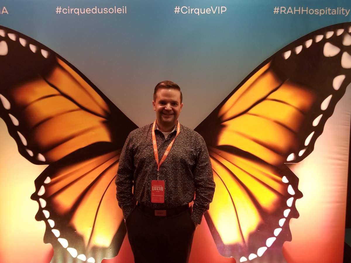 JSauveFS's tweet photo. Full disclosure: I'm a die hard fan of @Cirque #cirquedusoleil! Tonight @RoyalAlbertHall was 4th #CirqueVIP in 3rd country 🇨🇦🇦🇹🇬🇧 and #Luzia was amazing! So proud of this #Montréal, QC 🇨🇦-based largest contemporary #circus producer in the world -- bravo @CDS_Group! #Encore!!! https://t.co/xzt36JLQ2R