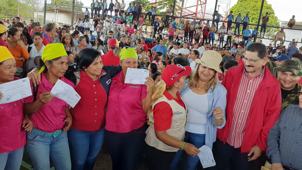 sacs_monagas's tweet photo. #ConversandoConYelitza; #Ruta2020, partido y gobierno, junto a la gob @yelitzePSUV_  el Alcalde Galindo y todas las instituciones, desde el  Municipio Aguasay, brindando protección al pueblo Monaguense @NicolasMaduro @ErnestoPSUV_ @dcabellor @DiosdadoL @SACS_MPPS https://t.co/KBVc9i5lXu