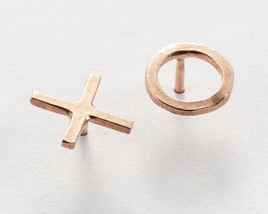Nothing says ‘I love you’ more than XO, making this pair of earrings from <a href="/beroeptech/">beroep|tech</a> pretty perfect. Available in Silver 925, gold vermeil &amp; rose gold vermeil. #showthelove #valentinesday2020 #valentinesdaygiftideas #xoxo #hugsandkisses ift.tt/3b69Qu6