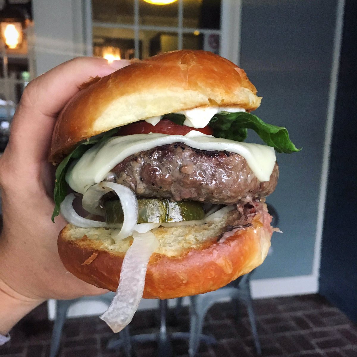 postbellumrva's tweet photo. 🚨 Thursday Special Alert 🚨 one burger, one shot of whiskey, and a 16oz Moosehead Lager for $15 🤩🍔🥃🍺

#rva #rvadine #rvaspecials #rvabars #richmondspecials #thursdayspecials #burgerspecials #fifteendollarswellspent https://t.co/wjSkDdXIi2