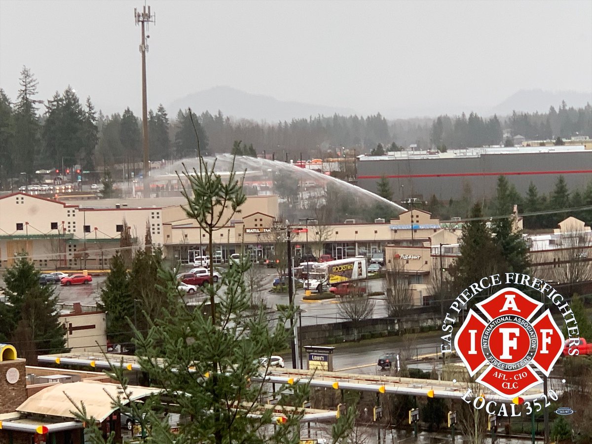 EastPierceFFs's tweet image. Caught red handed! It's always nice when a community gives us some kudos while we're out training! #IAFF #TrainingDay #MasterStream