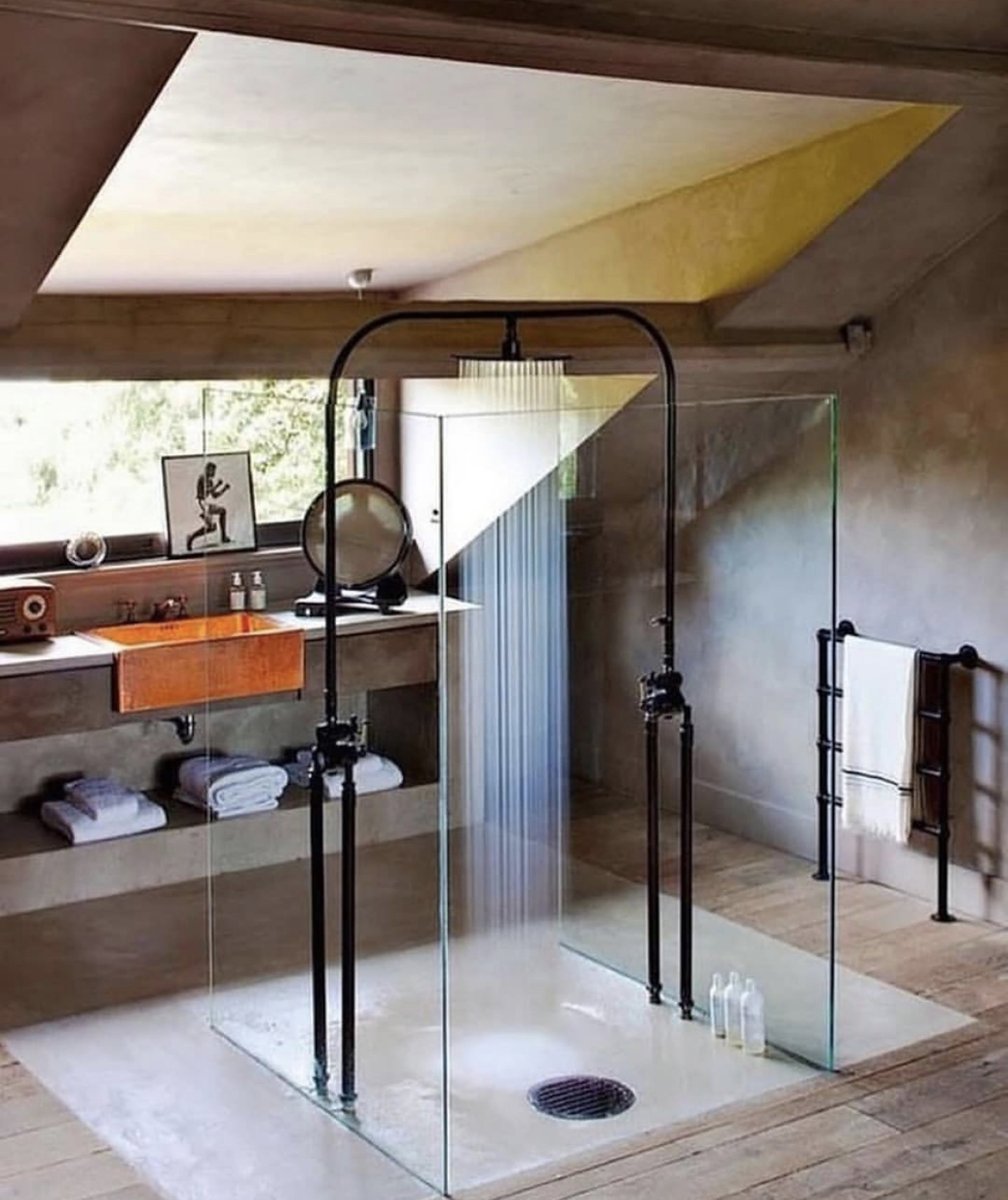 Fresh design. Love this frameless shower inspiration from @dopedecorz.