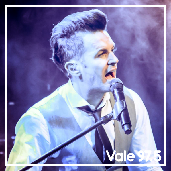 Vale975's tweet photo. 🎸 El primer tema del viernes será de @AxelOficial.
¡Ayudanos a decidir cuál vamos a escuchar!
Votá:
RT 🔁 Quédate. 
MG ♥ Aire.

@AxelFansBA.
@DqmaOficial.
@fcsoloellas.
@AxelFansUruguay. https://t.co/hmsgcwL7j6