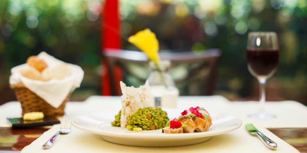 Delicias que esperan por ti. 
Comparte gratos momentos en nuestro restaurante.
#melialima #restaurante #hotel #lima🍽️