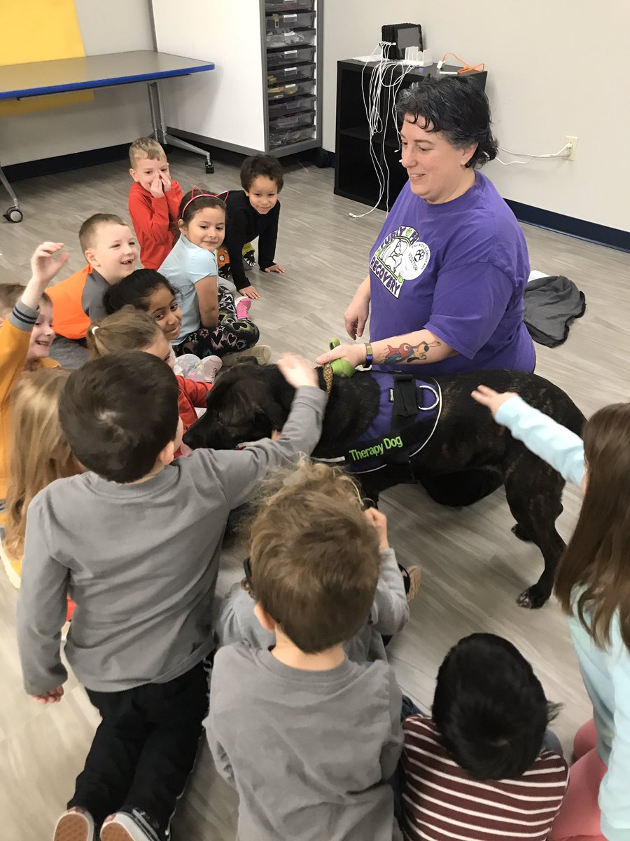 We had the opportunity to learn about therapy dogs today!