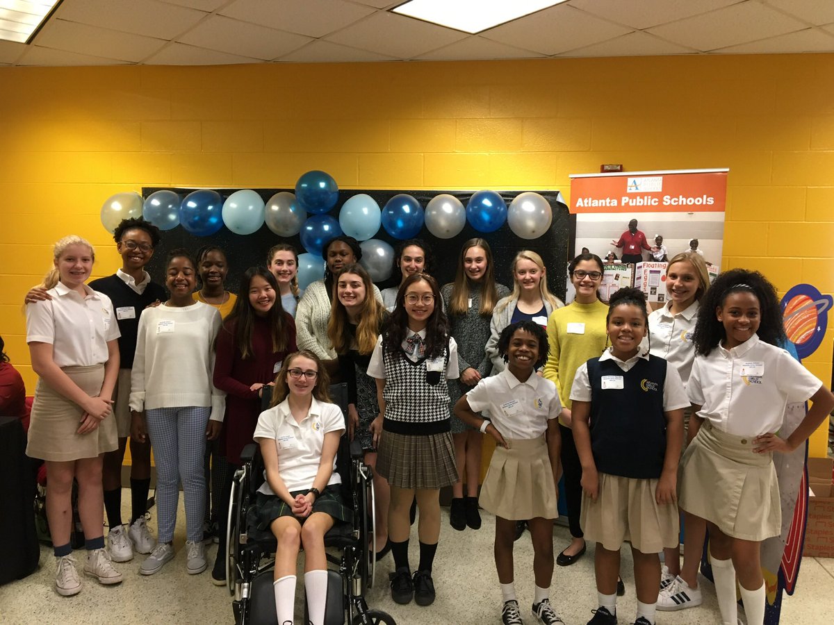 Congratulations to all the students who presented their amazing science and engineering projects at the Atlanta Regional Science Fair!  Is was an honor to be there with you all and @TheMHankinson!  <a href="/AGSHurricanes/">AtlantaGirls'School</a> #AGSscience #AGSturns20