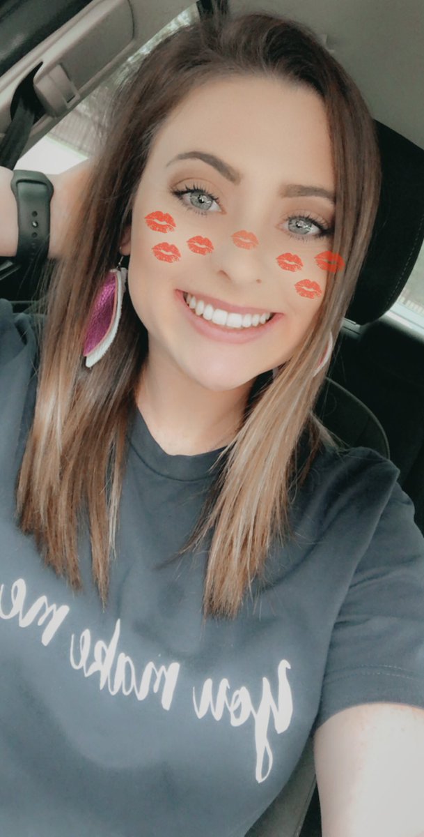 lacyhosterman's tweet photo. Ya girl got her braces off today 😍💁🏻‍♀️ https://t.co/drE4TYfwda