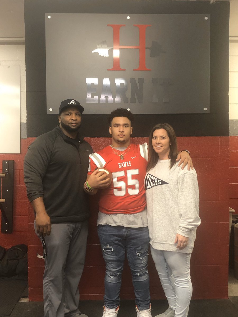 CoachNSims's tweet photo. Great visit today @Huntingdon‼️💯 #GoHawks🦅 https://t.co/LkQDB2HpJ7