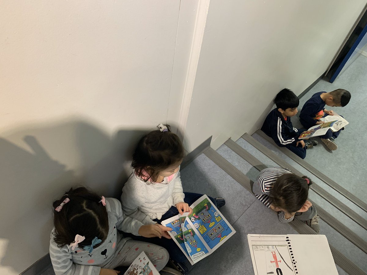 MsRamirez12's tweet photo. When Drop Everythng &amp; Read gets you on your way to the library @inmanSD41 @Giacomazzaf #literacyweek #welovereading @burnabyschools https://t.co/zJJQ2kJXtn
