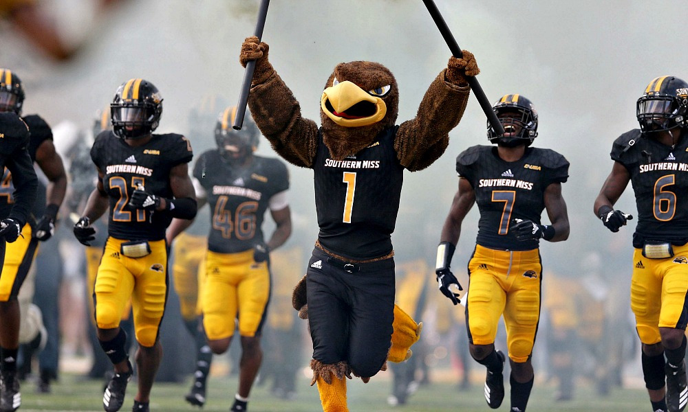 coach_LB1's tweet photo. Great to see @CoachFilaTTU and @TimothyBilling6 turning over stones in Mineola today for @TexasTechFB and @SouthernMissFB ! Never know what you might uncover! Thanks guys!! #SMTTT #WreckEm #RecruitM https://t.co/HHhY3BQ51U
