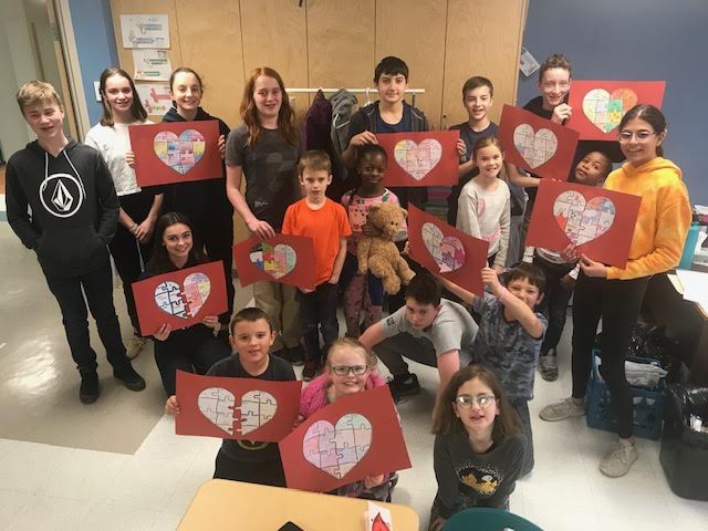ELV_lethbridge's tweet photo. Activité mensuelle FrancoFun à ELV @CSFrancoSud 
Créer des activités qui favorisent l'oral, les échanges et l'entraide entre petits et grands...
Merci Madame Danielle pour cette belle activité sur l'amitié et les choses préférées qui font du bien au coeur!
#santementale https://t.co/9zgYWP651h