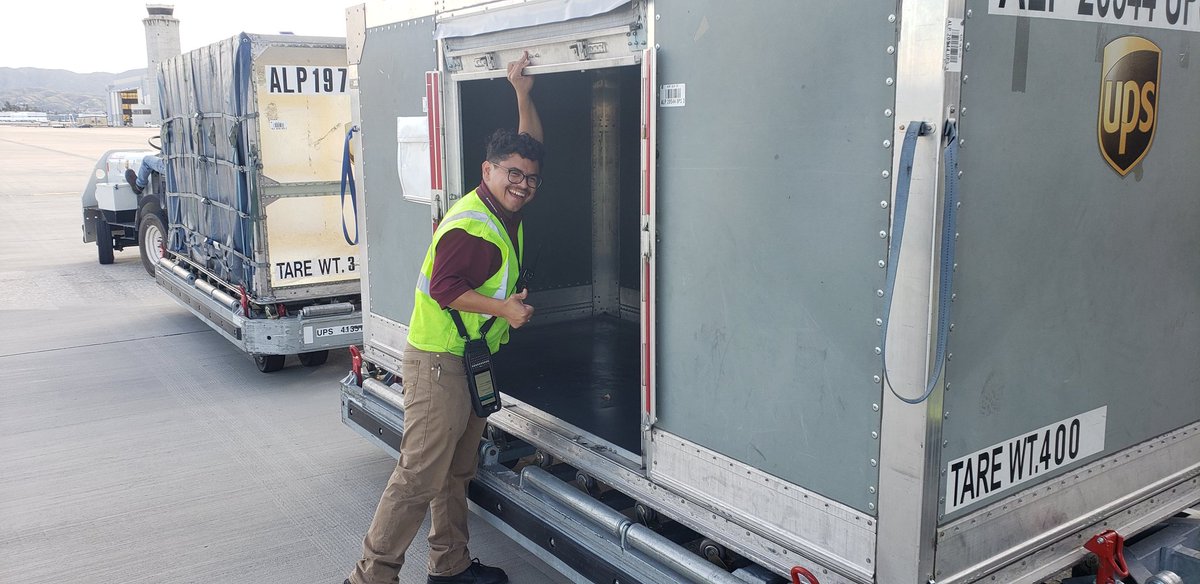 Frontline Supervisor Omar Rodriguez validating his LD11s are empty before loading the rear p section on UPS0931 SBD-SDF. @SbdUps @UpsSbd @AyronSpells @air1man @DarylHeppner @RyanBuckert @Bob_Be78 #staycalmhavefun