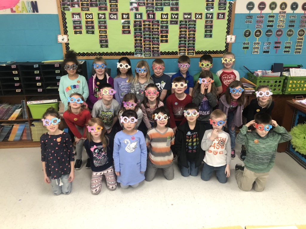 haake_kim's tweet photo. These kiddos were so excited to celebrate the100th Day and receive their January Book Donation!! #wesclinwarriors https://t.co/CFqEh2u6kN