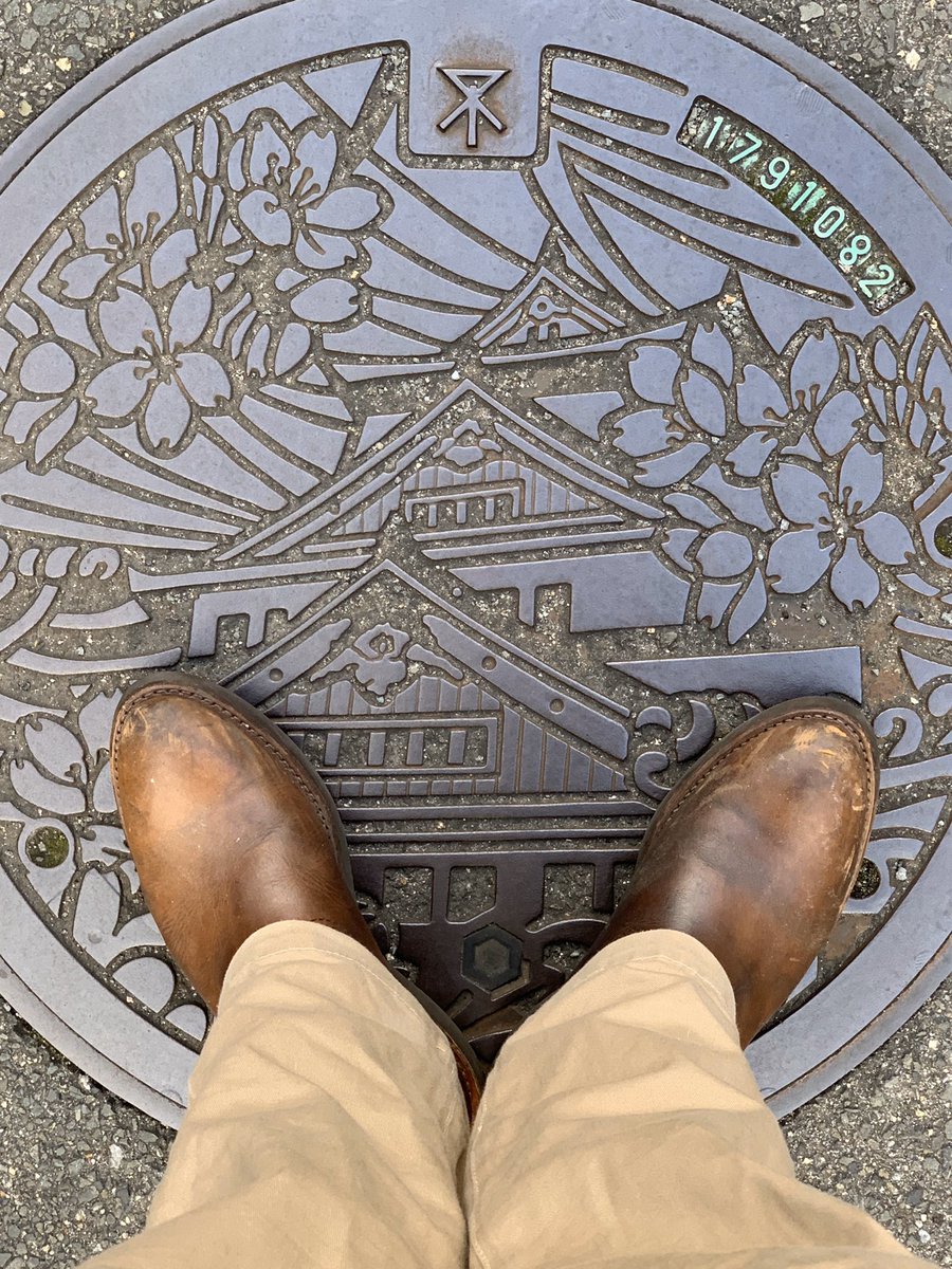 3710hero's tweet photo. おはようございます(^O^)
今日は、愛妻の日だとか！！
履いてるブーツも、手入れせなあかんなぁ！！
昨日は、もふもふのペコスやったから今日ははったらかしのペコスで(｡･ω･)ﾉﾞ ｲｯﾃｷﾏ-ｽ♪

#金曜ペコス
#redwing
#RW866
#vibram2021 https://t.co/F7uxOoiPiz