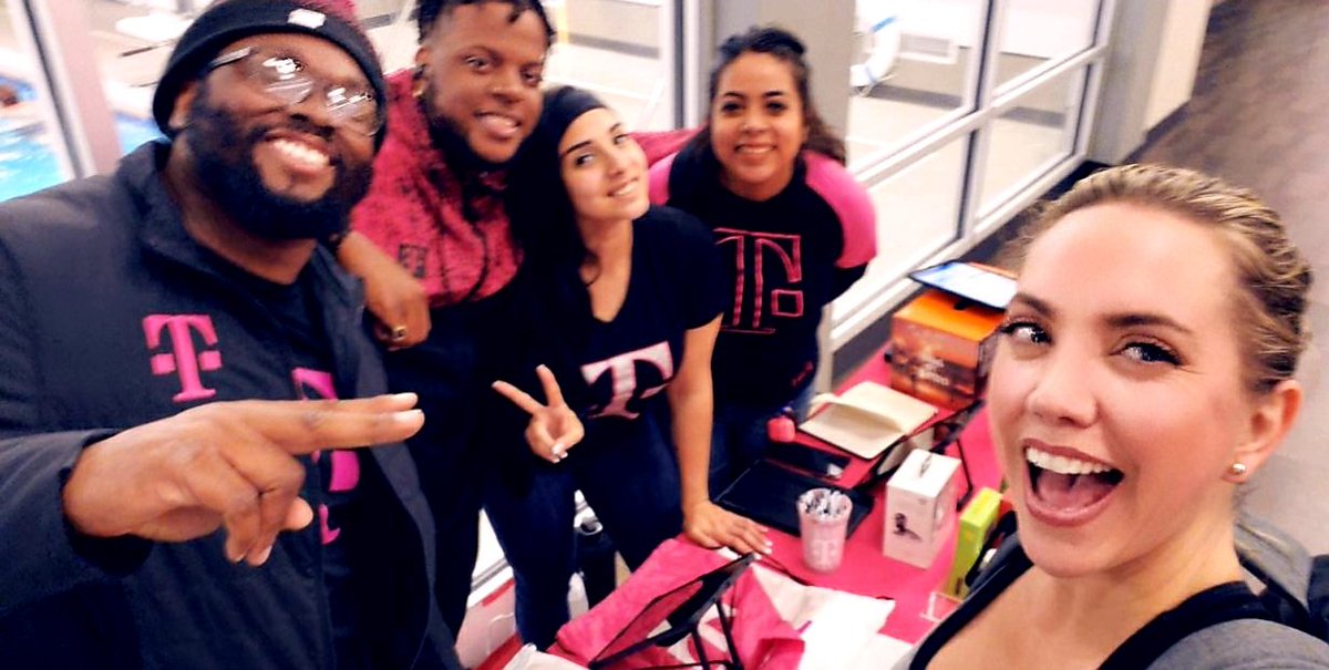 BerkleyEnt's tweet photo. This @TMobileTruckJax team is the bees knees 🐝🐝🐝  If you're around @LAFitness go show some love!  @JuanLuisRG046 @PapaTylerAdams @FrankieETCC @CromityDemario  @AndrewNFJax. 🤘🏻🤘🏻🤘🏻 @choffma5..  look who it is @O_datsme 💕 https://t.co/4Zh89vUVU6