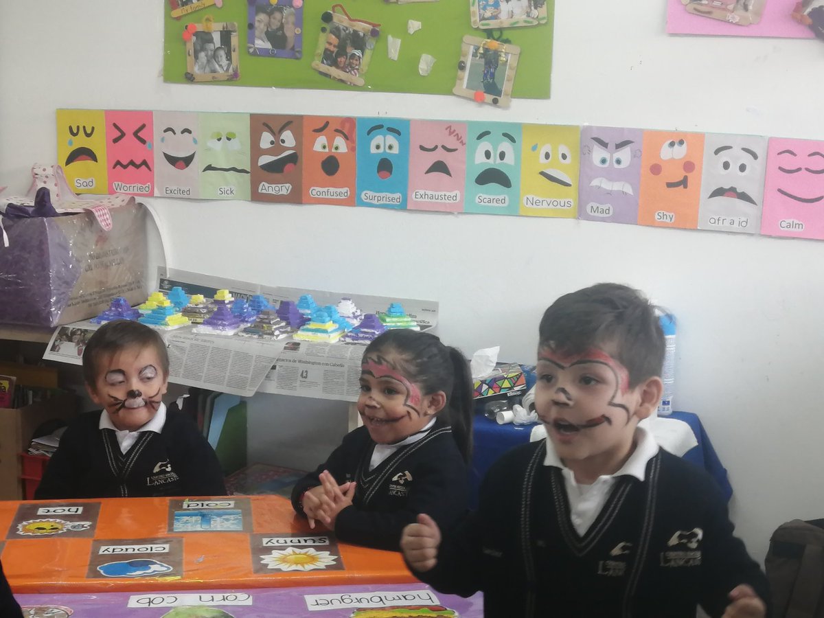 MissUrLancaster's tweet photo. To finish the week, the kids became Monkeys and Mouses.
#MissM
#SnowWhite
#TomSawyer https://t.co/hlAXC0T6Jt