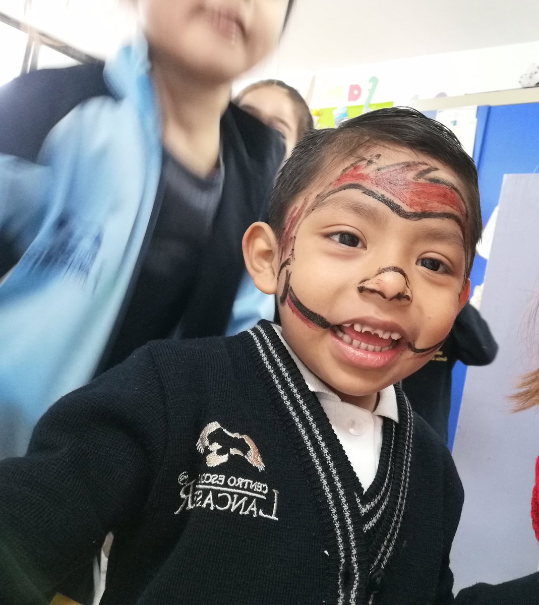 MissUrLancaster's tweet photo. To finish the week, the kids became Monkeys and Mouses.
#MissM
#SnowWhite
#TomSawyer https://t.co/hlAXC0T6Jt