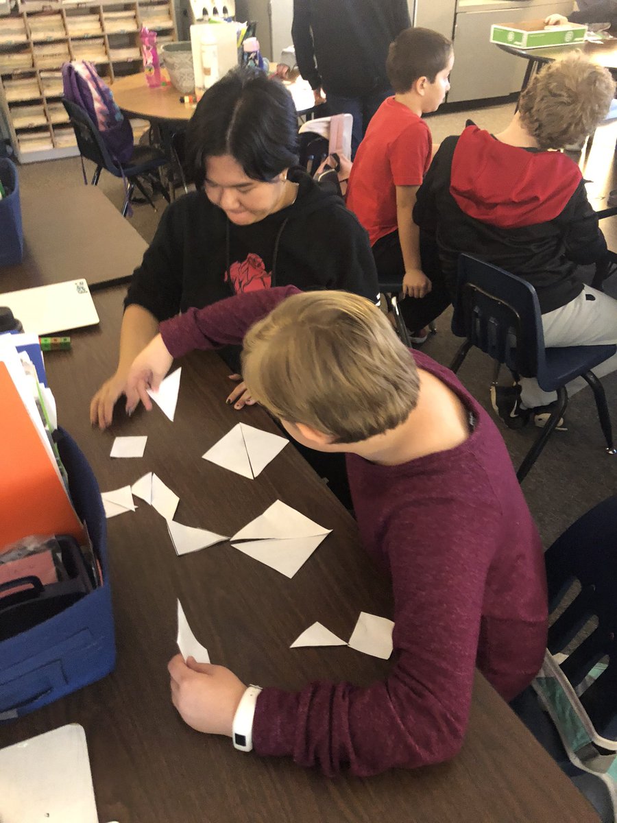 bartonbunch123's tweet photo. Introduction to our geometry unit! #tangrams #typesoftriangles https://t.co/uyl0kGqIvi