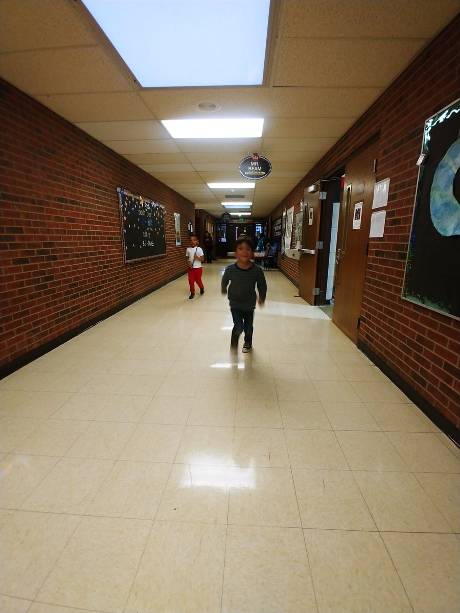 Wildflowerhsd2's tweet photo. 100 Mile Club back in action! 2nd graders love running in the hallway! https://t.co/JTYtFbtNsh