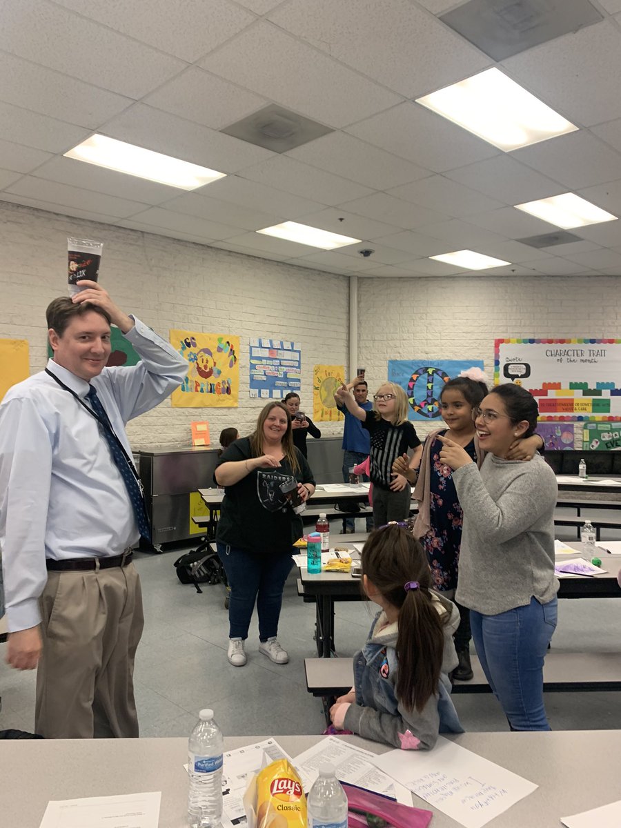 principaltejero's tweet photo. Our family #STEAM night with @CCSD_FACES was a success. Parents, teachers, students, and community members came together for a fun filled evening. #ferronisflying #ccsdachieves #closingtheequitygap #1forkids #TeamworkMakesTheDreamWork https://t.co/KzYdDFcqyc