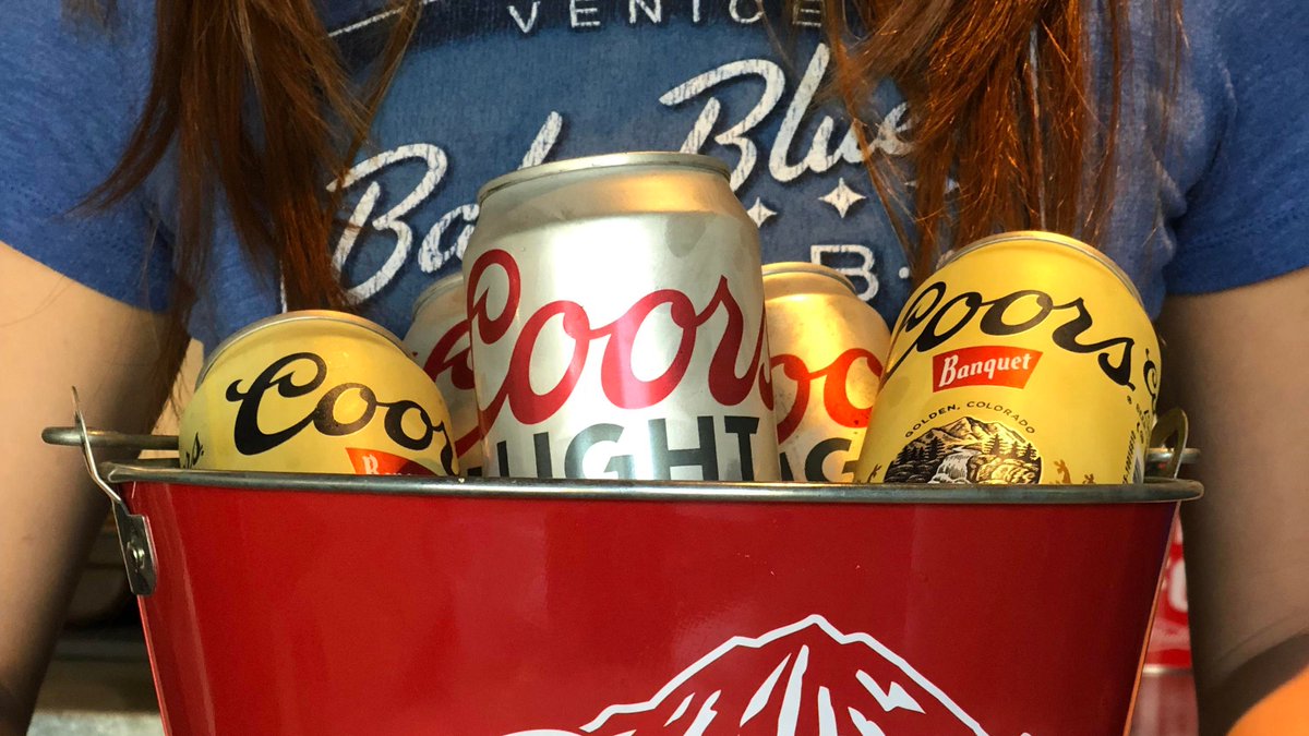 Who’s ready for #happyhour? 
M-F, 4-7pm. 

#Venice #Echopark #thirstythursday #cocktails #drinks #cheers #drinksspecial #craftcocktails #datenight #afterworkdrinks #babybluesbbq #babybluesandbooze #beerandwine #beerandwinelicsence #happyhouristhebesthour