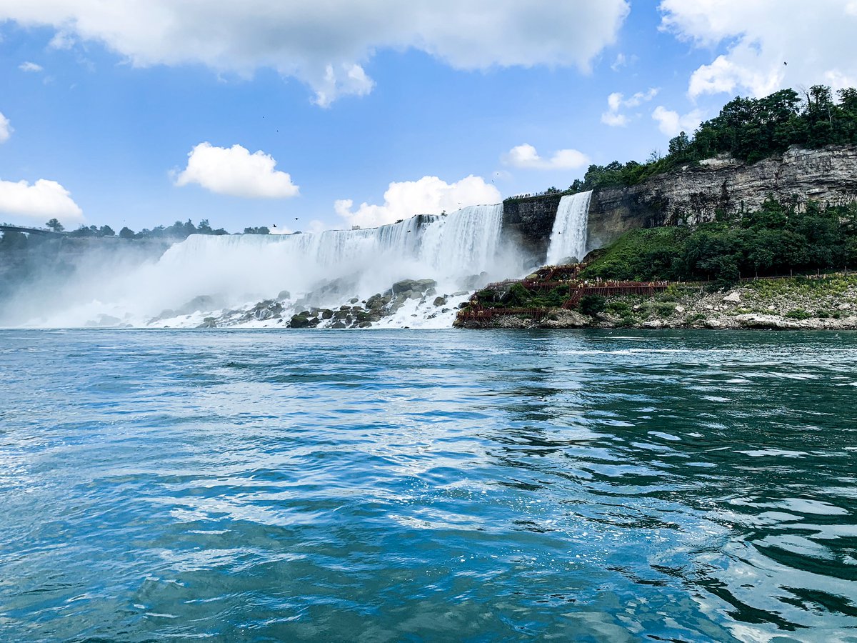 prichardson13's tweet photo. @caschleisman Yes, amazing!!! Have to do Maid of the Mist! I went in July and didn’t think it was terribly busy and would definitely go back again. A good day trip! https://t.co/ddRRCehHQp