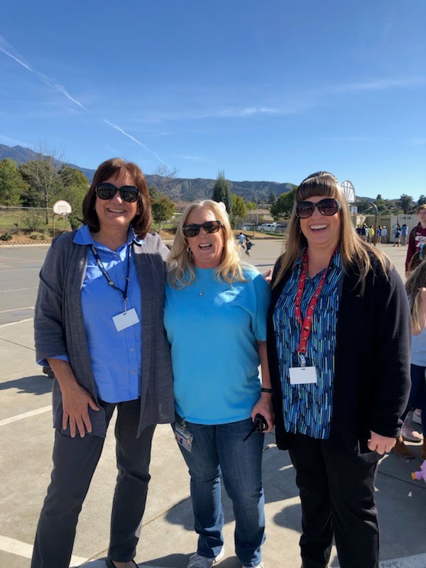 EricVreeman's tweet photo. Businees Services out spreading kindnees on the playground. #ycjusdALLin https://t.co/6QFbV8OWiI