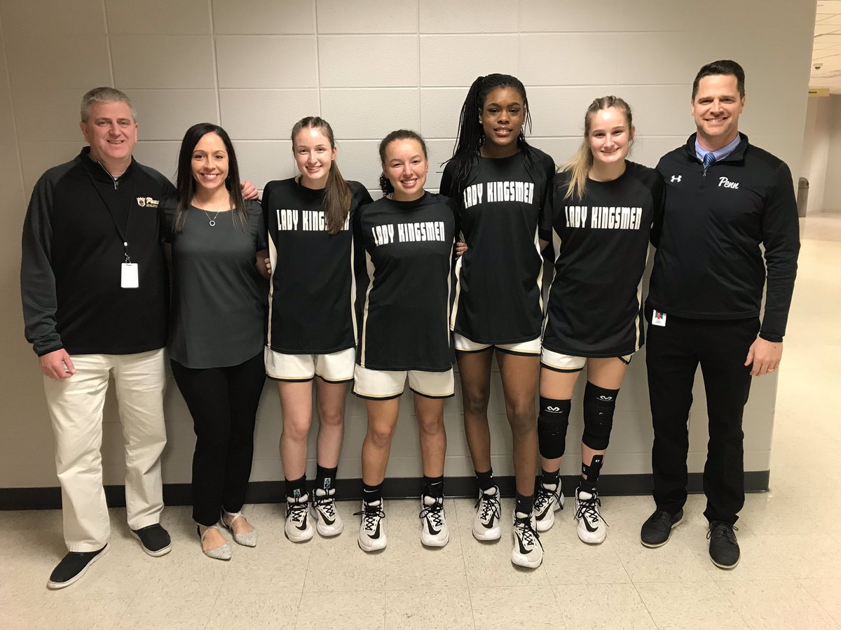 The_Pennant's tweet photo. Penn AD Jeff Hart, Kingsmen Girls Basketball Coach Kristi Ulrich, Penn Principal Sean Galiher & the Penn Girls Basketball Seniors !!!! #amazinglegacy https://t.co/Ak4OKGD000