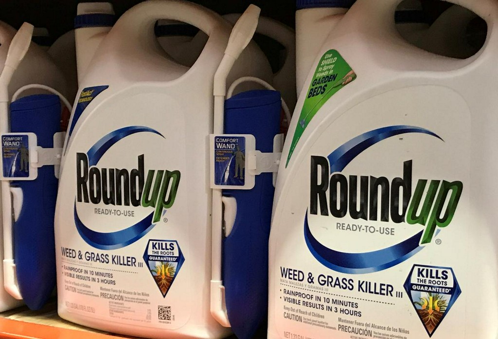 Reuters's tweet photo. U.S. EPA reaffirms that glyphosate does not cause cancer https://t.co/fAFxgy8Ce9 https://t.co/rG4JETi516
