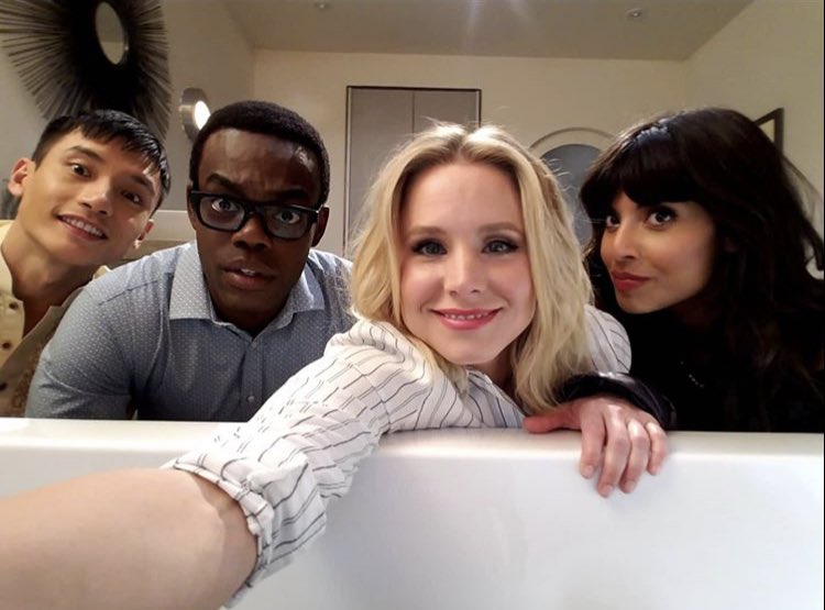 heroinadolixo's tweet photo. Hoje The Good Place acaba, com o episódio final de 1h30 minutos a série que começou boba e depois foi falando de tantas coisas importantes. Vou sentir falta demais! https://t.co/qX89HSzmUU