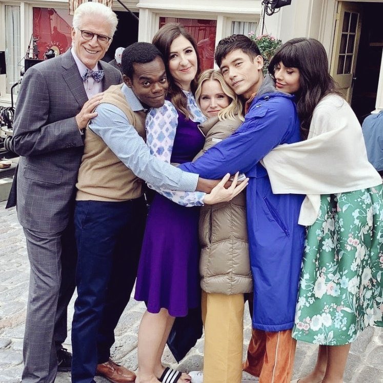 heroinadolixo's tweet photo. Hoje The Good Place acaba, com o episódio final de 1h30 minutos a série que começou boba e depois foi falando de tantas coisas importantes. Vou sentir falta demais! https://t.co/qX89HSzmUU