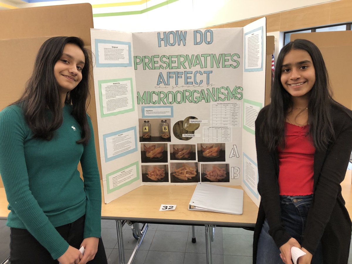 AlisonSears6's tweet photo. It was another spectacular night at the Mason City Schools Science Fair! We had a room full of creative, innovative and informative projects. Look out future, here they come!! @MMScomets @MasonSchools @LaurenGentene @MrsLCham https://t.co/d84qclCJtR