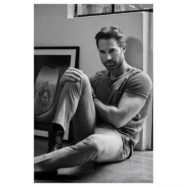 rullinaticas's tweet photo. @sebastianrulli .
.
.
Fotografía: #miguelymoreno 
Grooming: #davosthebane para #givenchybeauty 
Styling: #elierdz 
PR: #pp_ayala para #pureandb 
Locación: #atoyac69 
Moda: #hm .
.
#HibridoExclusive
#SoyHibrido #HibridoMx #HibridoMan #HombreHibrido #MenFa… https://t.co/7ZUpcVoIwp https://t.co/P9n1RfW3qc