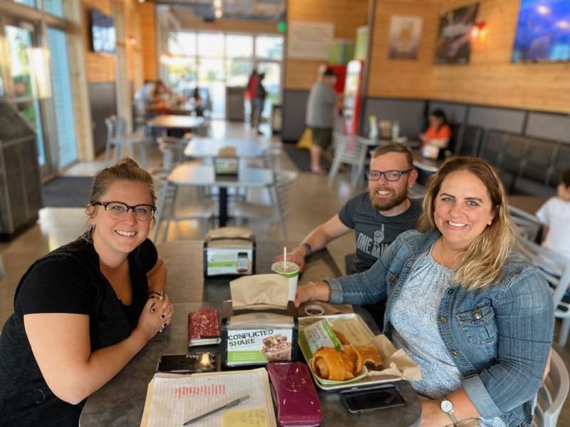 PinesLakesPTA's tweet photo. We...are...here!! #givebacknight #burgerfi @Sasseprincipal @AP_Balroop @KellyCreviston @lindseyleto https://t.co/qZi6npSKmD