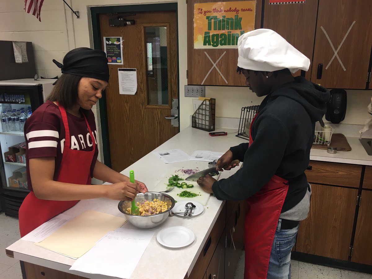 MathEdJax's tweet photo. Elote! Loved seeing how proud @DariusBright4’s kids were of their work today in class. #ctematters #STEMeducation #richinstudentsuccess #culinaryed @richeasths https://t.co/VgmPtDF01y