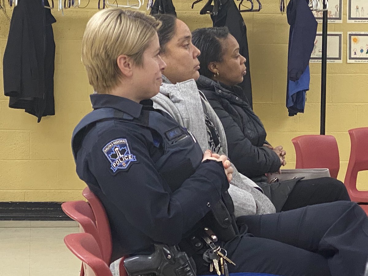 DanielJKinsella's tweet photo. Got to spend time with this small but mighty group of citizens and ⁦@HfxRegPolice⁩ officers at this evening’s Dartmouth public safety townhall by ⁦@TonyMancini_NS⁩.  These face-to-face meetings help cement community relationships. Grateful for the feedback today. https://t.co/mybIQyzsEi
