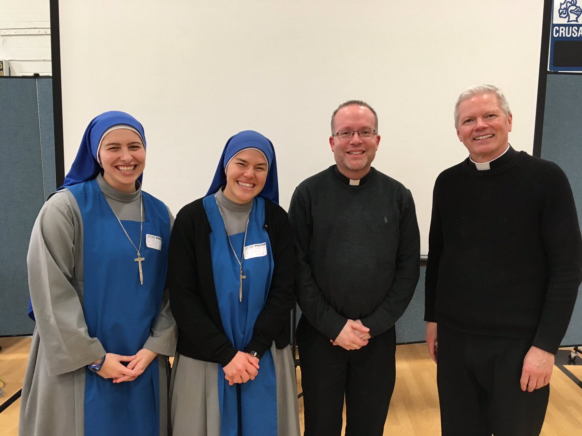 hmfrancisco's tweet photo. Today @FAWcrusaders celebrated vocations! God bless you, Sr. Sacré Coeur, Sr. Vessel, Fr. David &amp; Fr. Rob!! #CSW2020 @ADWCathSchools #ADWFamily https://t.co/nsJOeAsgnm