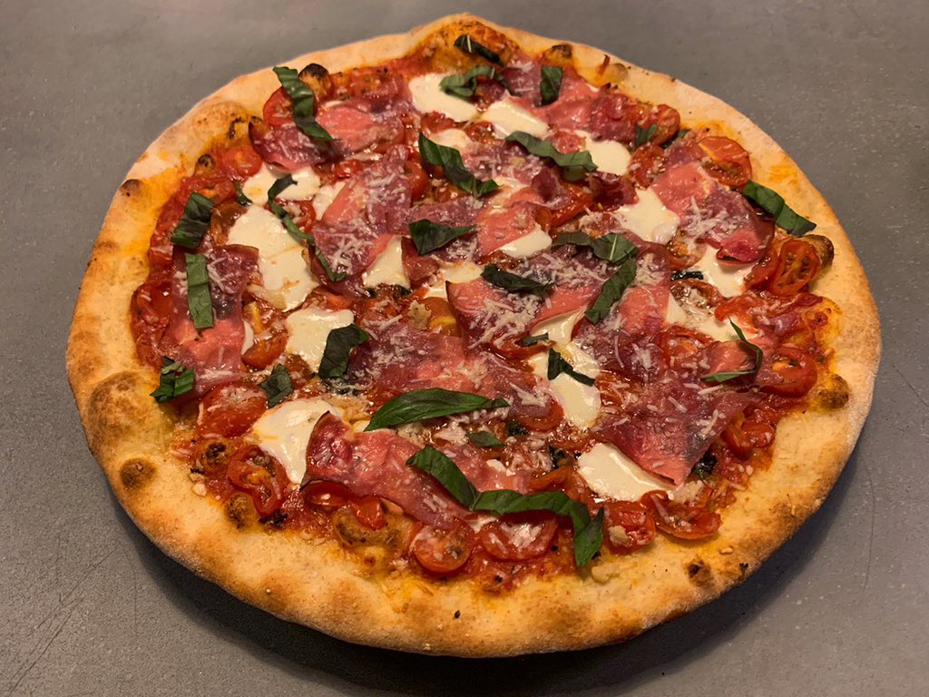 LocalMythPizza's tweet photo. PIZZA, it’s what everyone wants for dinner https://t.co/GdeBt9dZNn
