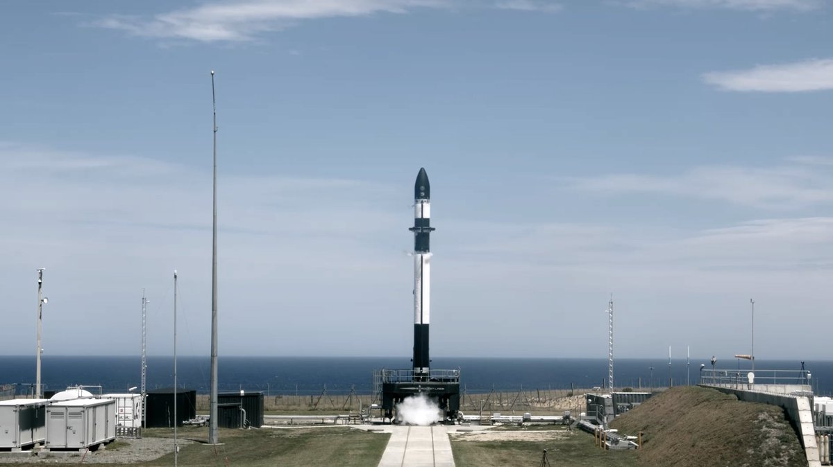 RocketLab's tweet image. Less than an hour to go! youtube.com/watch?v=YfDutn…